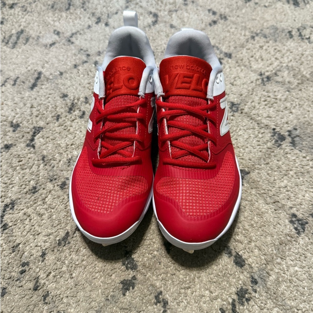 Brand New New Balance Kids Red and White Cleats size 8 - Picture 2 of 4